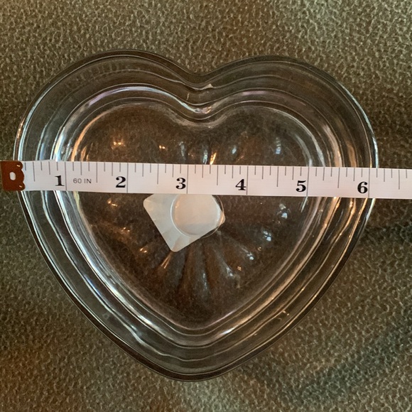 New Libbey heavy glass, heart shaped candy dish. Approx 6” x 5 1/2” x 2” - Picture 2 of 5